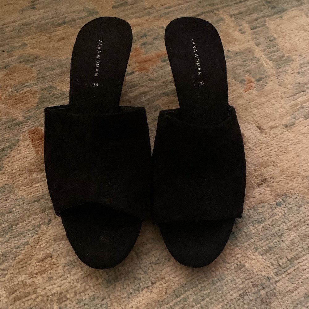 cute black sandals. size:38 UK